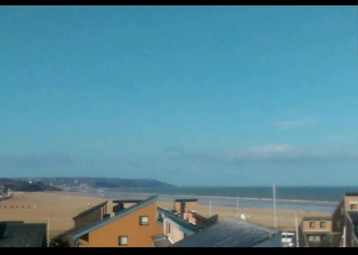 Le Nid Sur La Mer